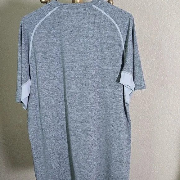 Oakley Gray Short Sleeve Performance Tee - Picture 6 of 6